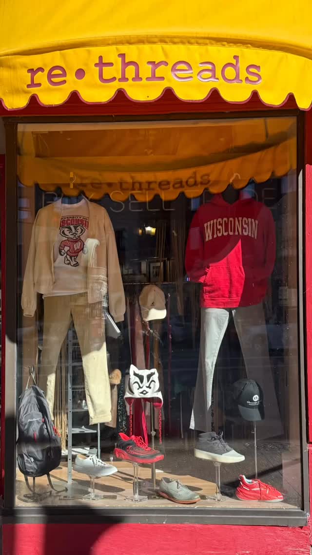 Homecoming weekend ~ good luck Badgers‼️♻️💕🏈
•
•
•#sustainablefashion #buyselltrade #resaleboutique #rethreadsstatestreet #rethreadsmadison #rethreadsstyle #uwmadison #downtownmadisonwi #gobadgers🏈 #style