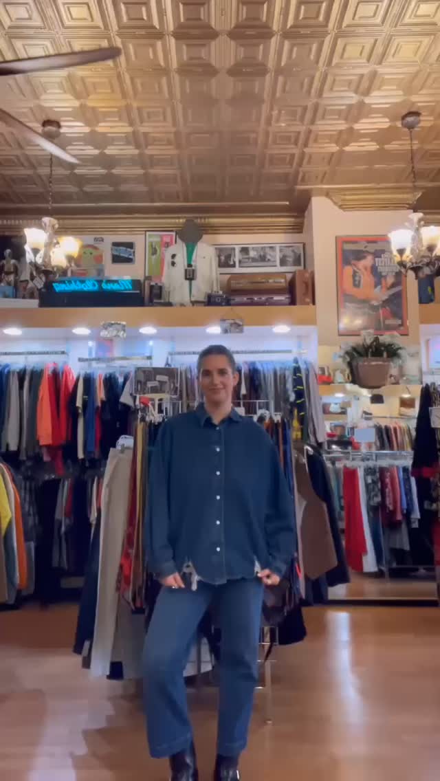 Denim ~ never goes out of style. Claire, looking 👀 fabulous‼️♻️🛍️👏🏽
•
•
•#sustainablefashion #buyselltrade #resaleboutique #rethreadsmadison #rethreadsstatestreet #rethreadsstyle #uwmadison #downtownmadisonwi #style #shoplocal #denimstyle