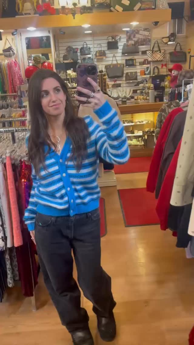 Stop in & grab your next favorite sweater ~ thanks Claire for featuring a few of our faves‼️♻️🛍️🧥
•
•
•#rethreadsstatestreet #rethreadsmadison #resaleboutique #rethreadsstyle #uwmadison