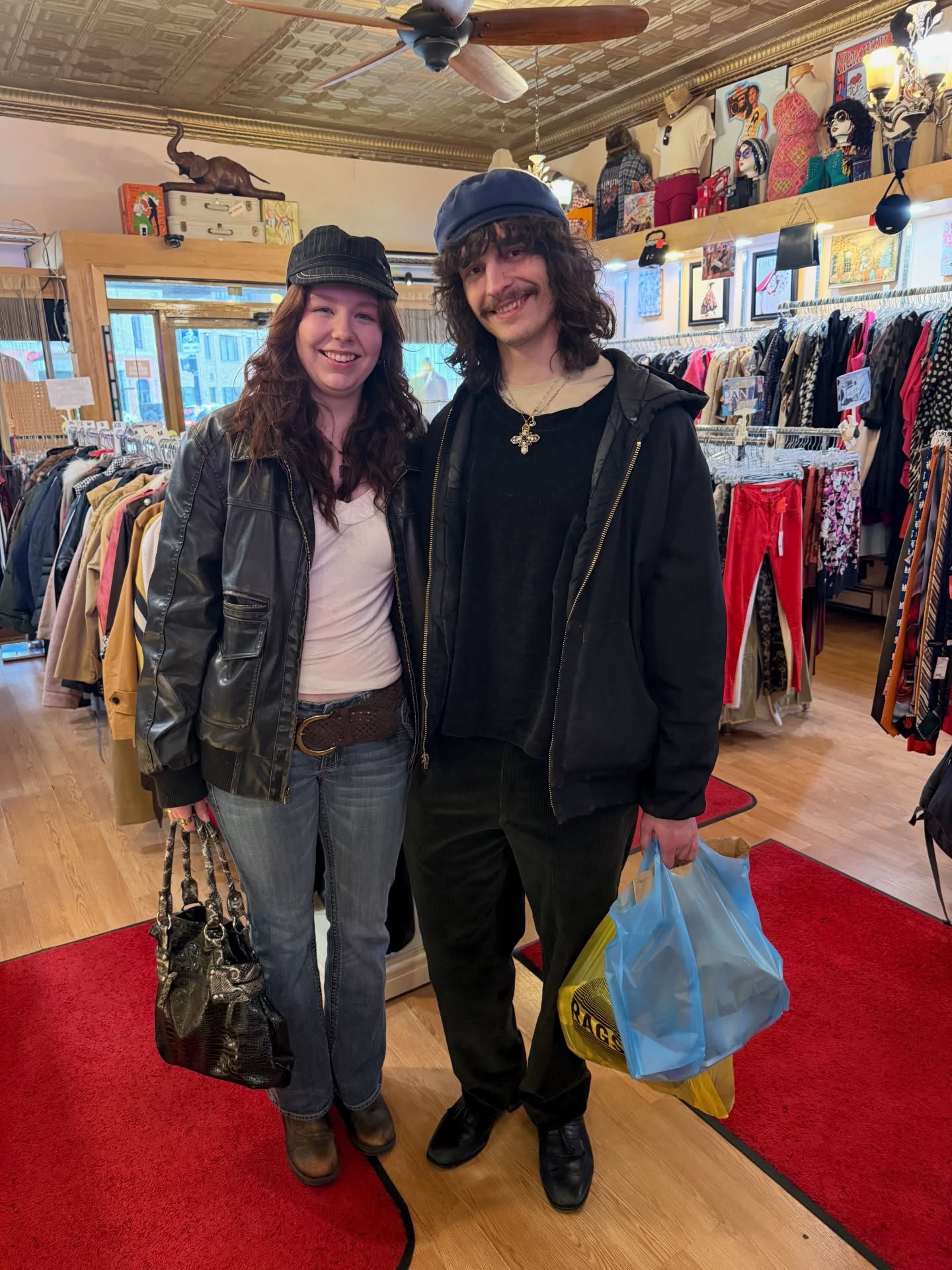 Sophie & Jacob looking 👀 fabulous with their new found hats‼️♻️✅😎🛍️🎩
•
•
•#rethreadsstatestreet #rethreadsstyle #rethreadsmadison #downtownmadisonwi #resaleboutique