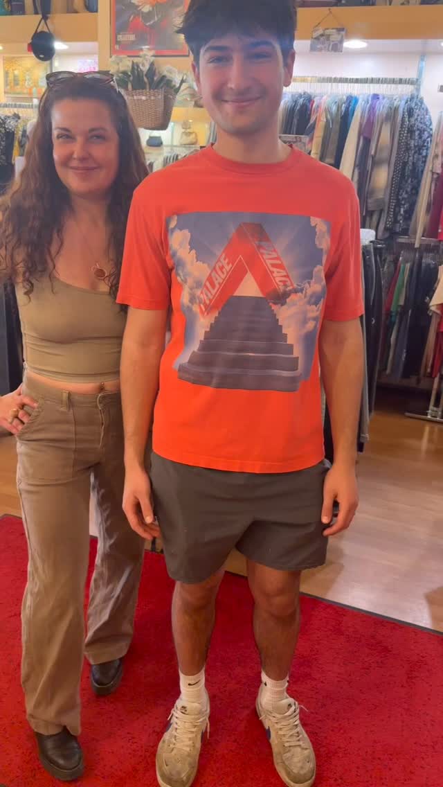 Mom’s weekend at the Lodge. Oliver & Stacee looking 👀 fabulous ‼️♻️🛍️✅💕
•
•
•
#rethreadsstatestreet #rethreadsmadison #resaleboutique #rethreadsstyle #gobadgers🏈