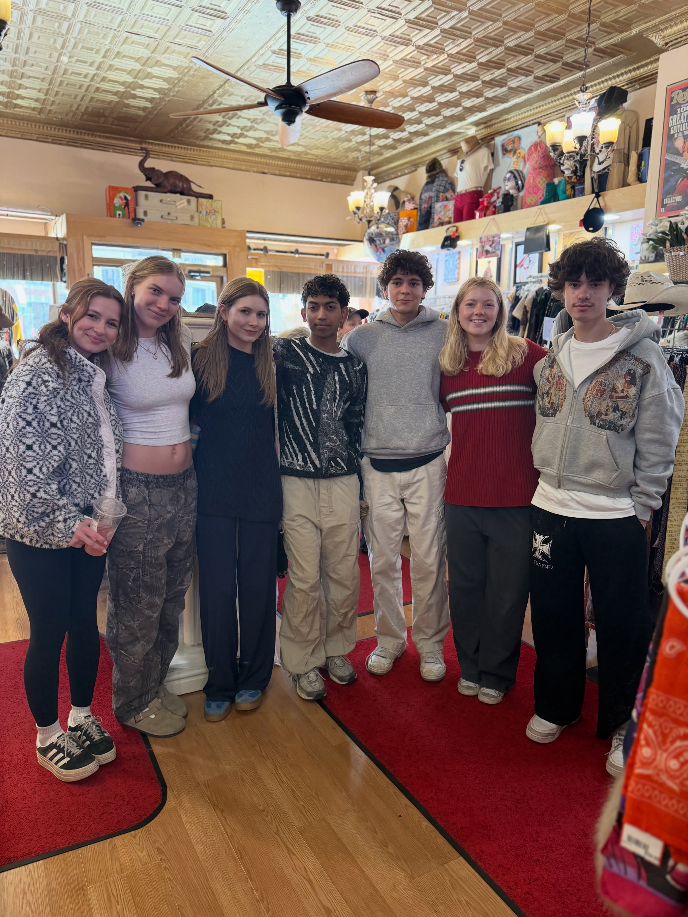 Jordan & friends checking out summer styles ‼️♻️🛍️
•
•
•#rethreadsmadison #rethreadsstatestreet #rethreadsstyle #uwmadison #downtownmadisonwi