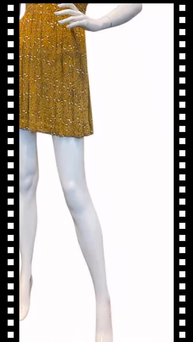 Spring is here and find your next fashionable gem at ReThreads‼️♻️🛍️👗💎
•
•
•#rethreadsstatestreet #rethreadsmadison #rethreadsstyle #resaleboutique #downtownmadisonwi