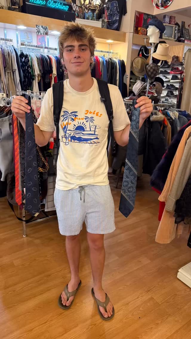 Glad we could help out with your tie run urgency‼️♻️🛍️👏🏽
•
•
•#sustainablefashion #buyselltrade #resaleboutique #rethreadsstatestreet #rethreadsmadison #rethreadsstyle #uwmadison #downtownmadisonwi #shoplocal #fsl_uwmadison